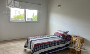 Venta- Casa en Los Castaños con Pileta