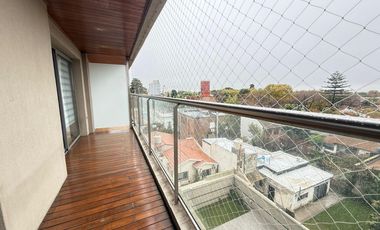 Departamento en  alquiler de 4 ambientes con cochera y pileta