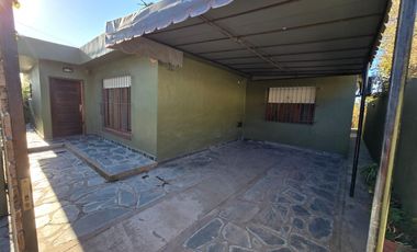 Venta casa 4 ambientes con patio, Mar del Plata