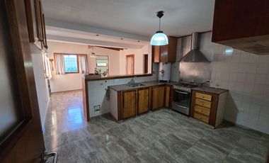 Venta casa 4 ambientes con patio, Mar del Plata
