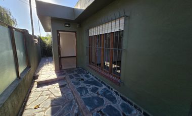 Venta casa 4 ambientes con patio, Mar del Plata