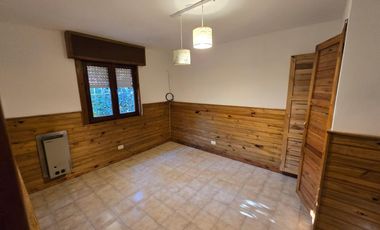 Venta casa 4 ambientes con patio, Mar del Plata
