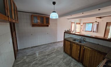 Venta casa 4 ambientes con patio, Mar del Plata