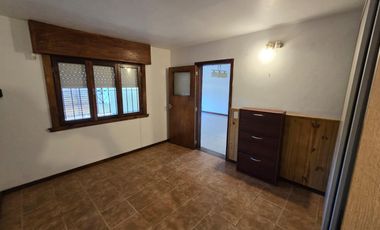 Venta casa 4 ambientes con patio, Mar del Plata