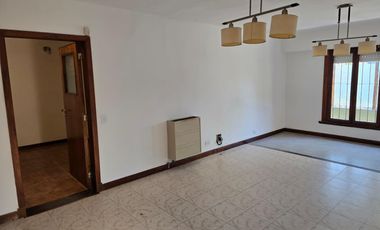 Venta casa 4 ambientes con patio, Mar del Plata