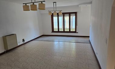 Venta casa 4 ambientes con patio, Mar del Plata