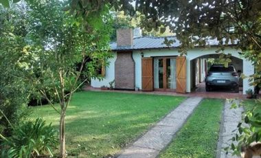 Casa en venta - 2 Dormitorios 1 Baño - Mar del Plata