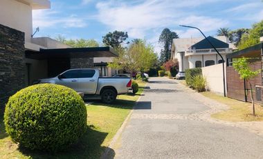 Casa Duplex Amoblada en Alquiler-  La Calandria zona sur