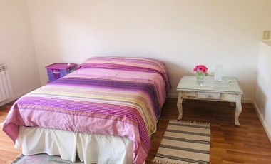 Casa Duplex Amoblada en Alquiler-  La Calandria zona sur