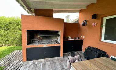 Venta Casa con pileta lote interno Las Tipas Nordelta tigre