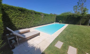 Venta Casa con pileta lote interno Las Tipas Nordelta tigre