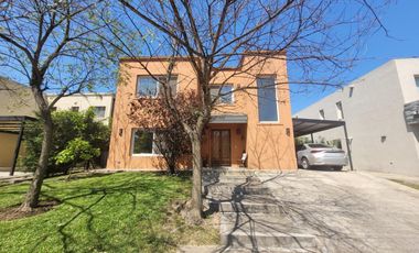 Venta Casa con pileta lote interno Las Tipas Nordelta tigre