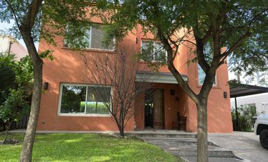 Venta Casa con pileta lote interno Las Tipas Nordelta tigre