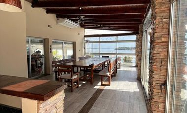 Casa en  sobre el rio