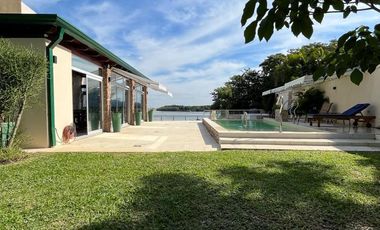 Casa en  sobre el rio