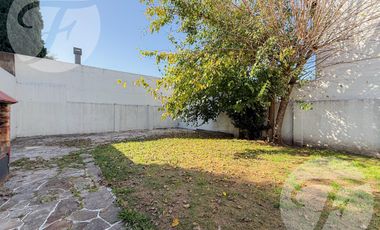 Casa en Alquiler – 4 Amb.   Habitación de Servicio – Castelar Sur – Av. Zeballos