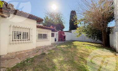 Casa en Alquiler – 4 Amb.   Habitación de Servicio – Castelar Sur – Av. Zeballos