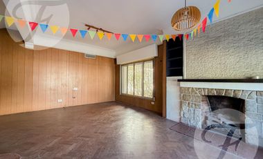 Casa en Alquiler – 4 Amb.   Habitación de Servicio – Castelar Sur – Av. Zeballos