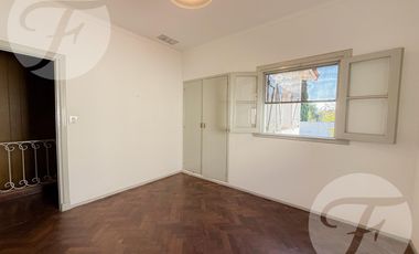 Casa en Alquiler – 4 Amb.   Habitación de Servicio – Castelar Sur – Av. Zeballos