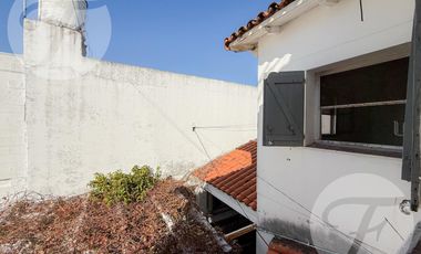 Casa en Alquiler – 4 Amb.   Habitación de Servicio – Castelar Sur – Av. Zeballos