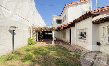 Casa en Alquiler – 4 Amb.   Habitación de Servicio – Castelar Sur – Av. Zeballos