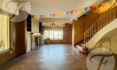 Casa en Alquiler – 4 Amb.   Habitación de Servicio – Castelar Sur – Av. Zeballos
