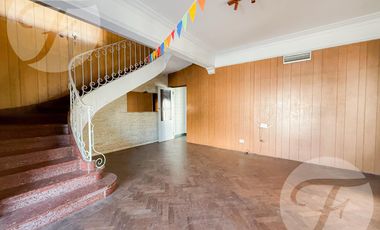 Casa en Alquiler – 4 Amb.   Habitación de Servicio – Castelar Sur – Av. Zeballos