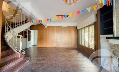 Casa en Alquiler – 4 Amb.   Habitación de Servicio – Castelar Sur – Av. Zeballos