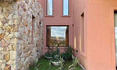 Casa al lago en alquiler anual en Ceibos