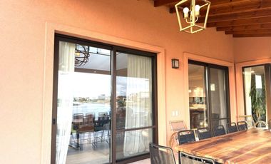 Casa al lago en alquiler anual en Ceibos