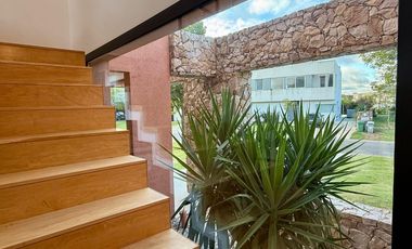 Casa al lago en alquiler anual en Ceibos
