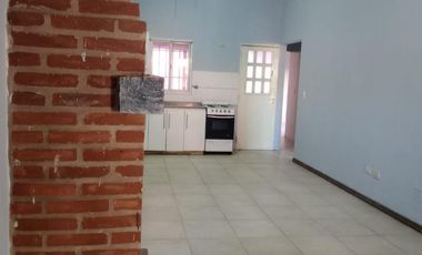 Casa en alquiler en Temperley 2 dormitorios