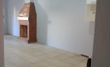 Casa en alquiler en Temperley 2 dormitorios