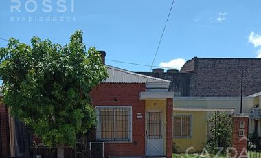 Casa en alquiler en Temperley 2 dormitorios