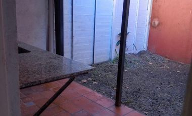 Casa en alquiler en Temperley 2 dormitorios