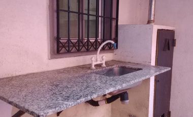 Casa en alquiler en Temperley 2 dormitorios