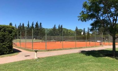 Lindisima casa en exclusivo lote en Castores