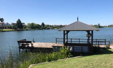 Lindisima casa en exclusivo lote en Castores