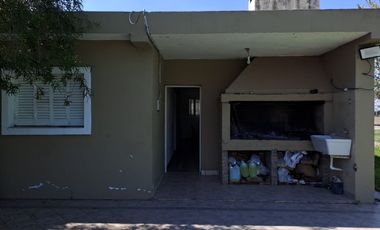 CASA DE FIN DE SEMANA CON PILETA