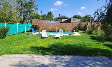 CASA DE FIN DE SEMANA CON PILETA