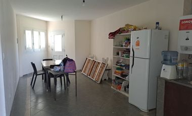 CASA DE FIN DE SEMANA CON PILETA