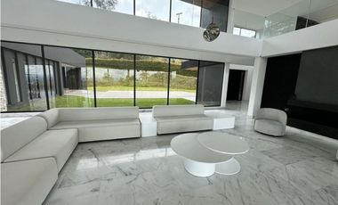 Casa en Venta con pesebreras en El Tablazo
