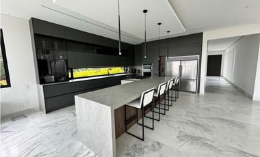 Casa en Venta con pesebreras en El Tablazo
