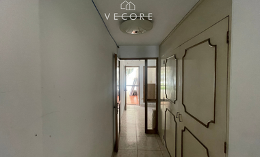 CASA EN VENTA EN JARDINES DEL BOSQUE, GUADALAJARA