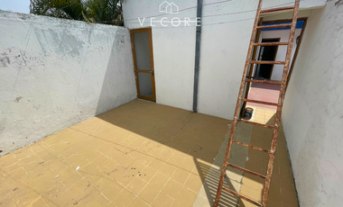 CASA EN VENTA EN JARDINES DEL BOSQUE, GUADALAJARA