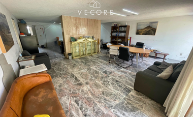 CASA EN VENTA EN JARDINES DEL BOSQUE, GUADALAJARA
