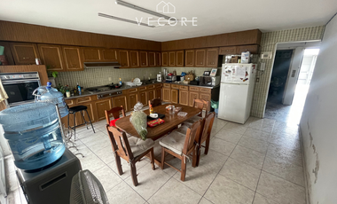 CASA EN VENTA EN JARDINES DEL BOSQUE, GUADALAJARA