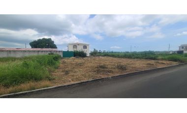 En venta terreno urbanización Horizonte azul frente a la Fae Manta