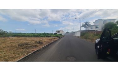 En venta terreno urbanización Horizonte azul frente a la Fae Manta