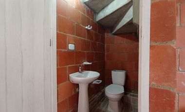 Se Alquila Local Comercial - Esquinero En Manzanares